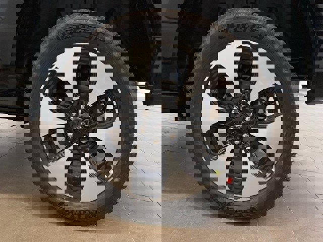 New 2025 Ford F150 Lightning Platinum image 30