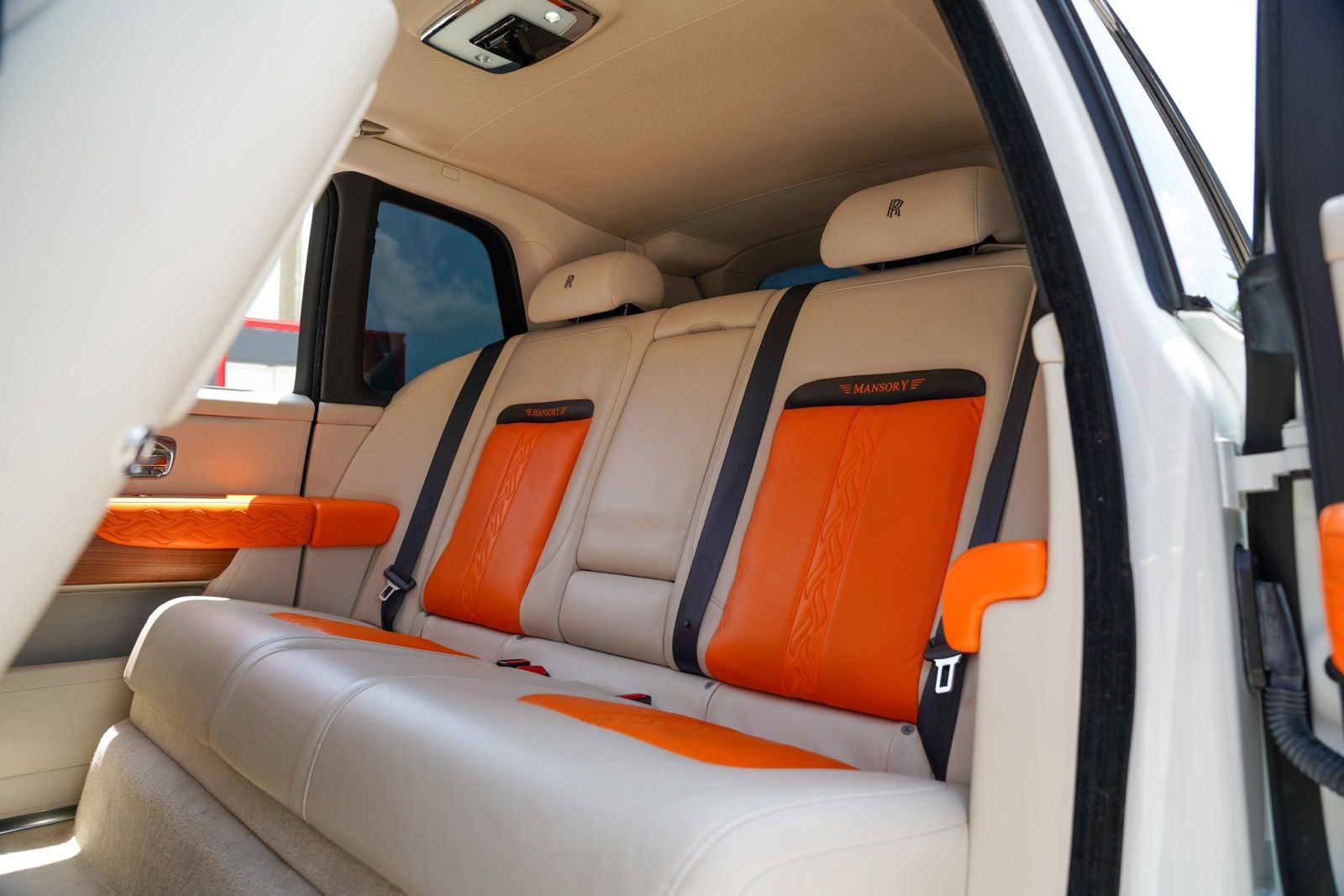 Used 2019 Rolls-Royce Cullinan AWD/4WD image 22