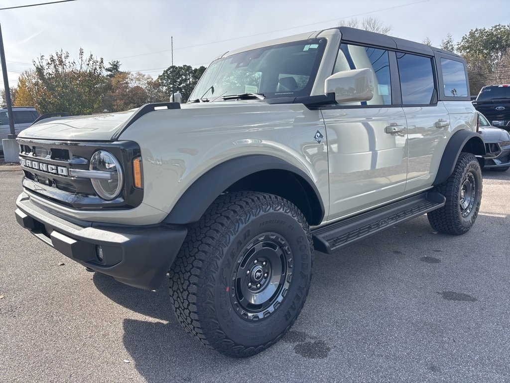 New 2025 Ford Bronco Outer Banks w/ Sasquatch Package image 4