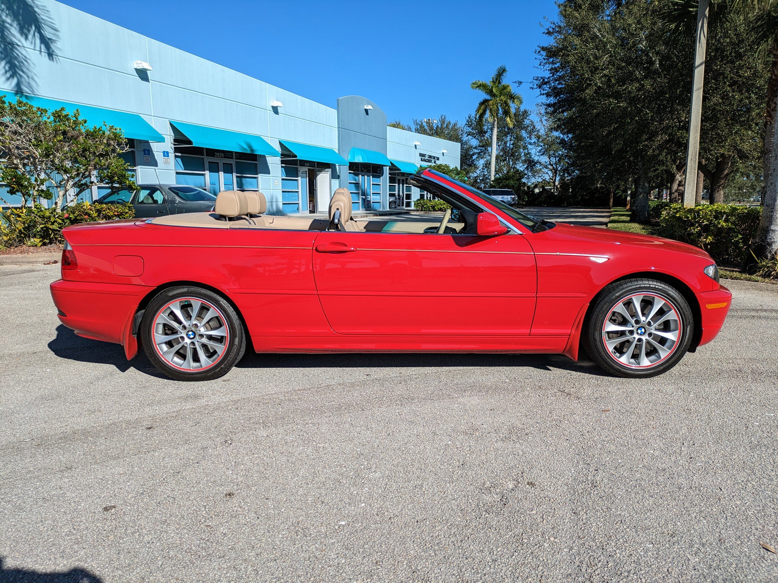 Used 2005 BMW 330Ci Convertible image 3