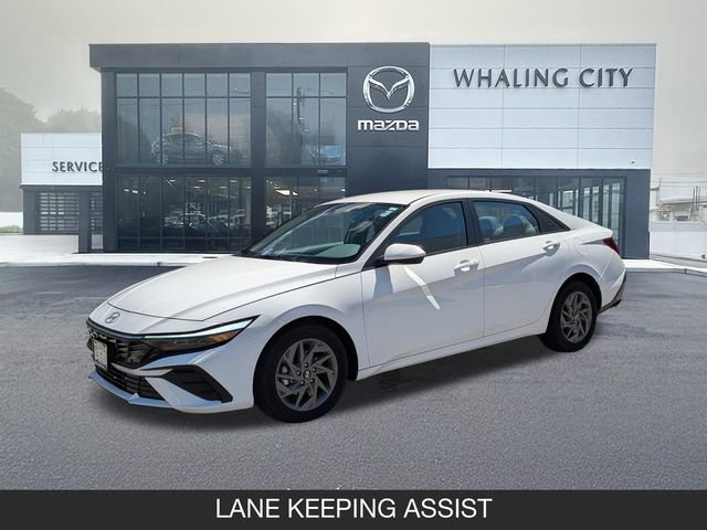 Used 2024 Hyundai Elantra SEL FWD image 3