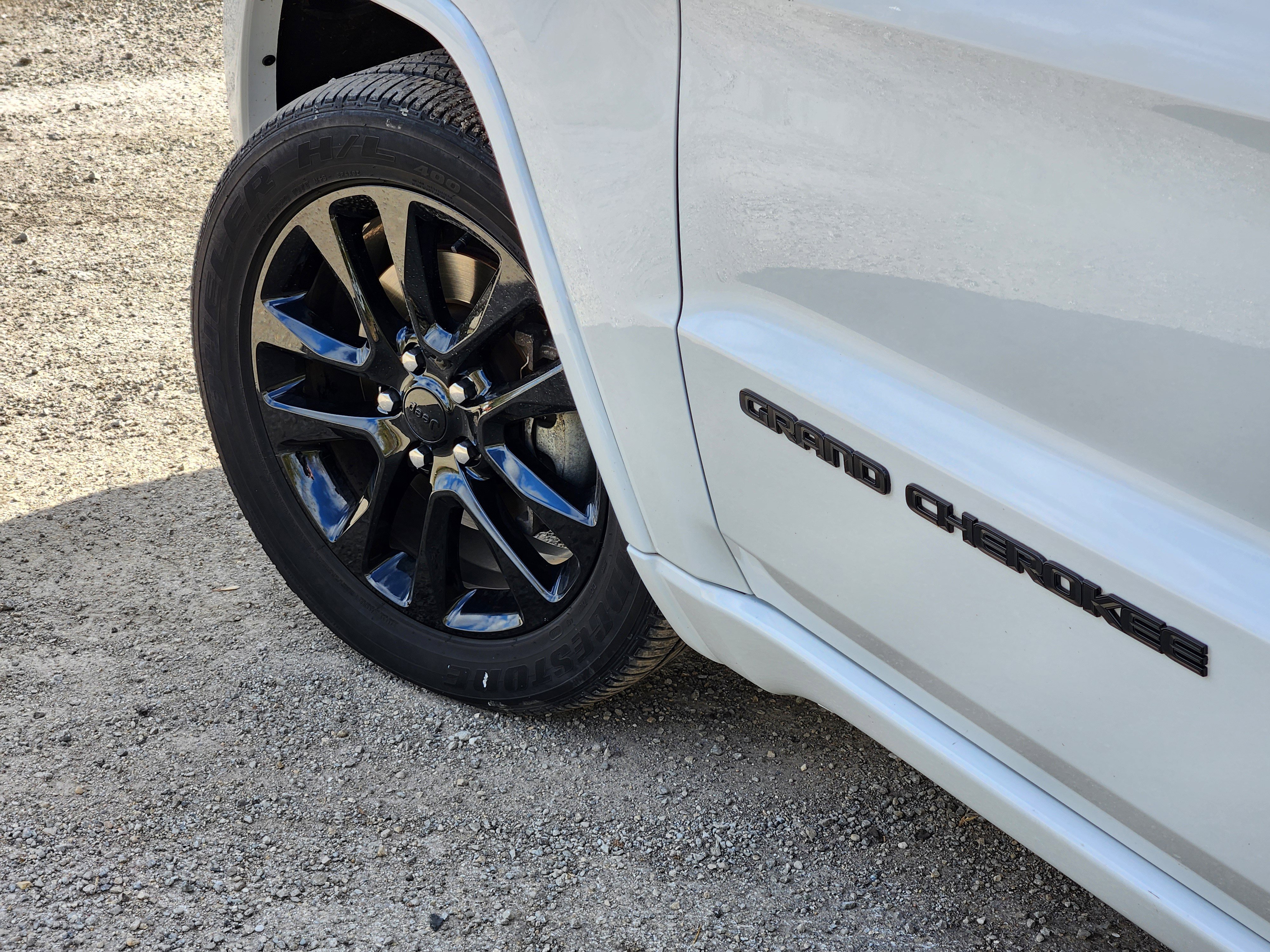 Used 2021 Jeep Grand Cherokee Laredo X image 11