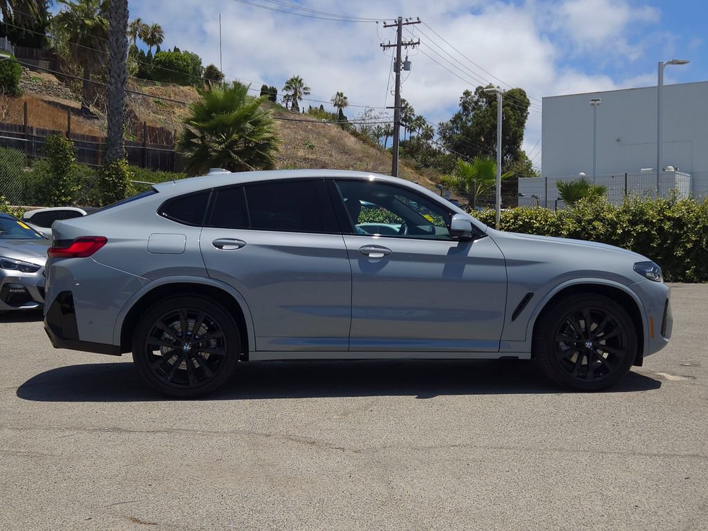 Used 2024 BMW X4 xDrive30i w/ M Sport Package AWD/4WD image 4