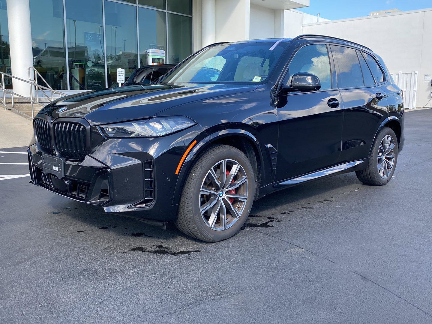 Used 2024 BMW X5 xDrive40i w/ M Sport Package AWD/4WD image 7