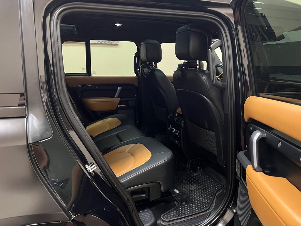 Used 2023 Land Rover Defender 110 X-Dynamic SE AWD/4WD image 24