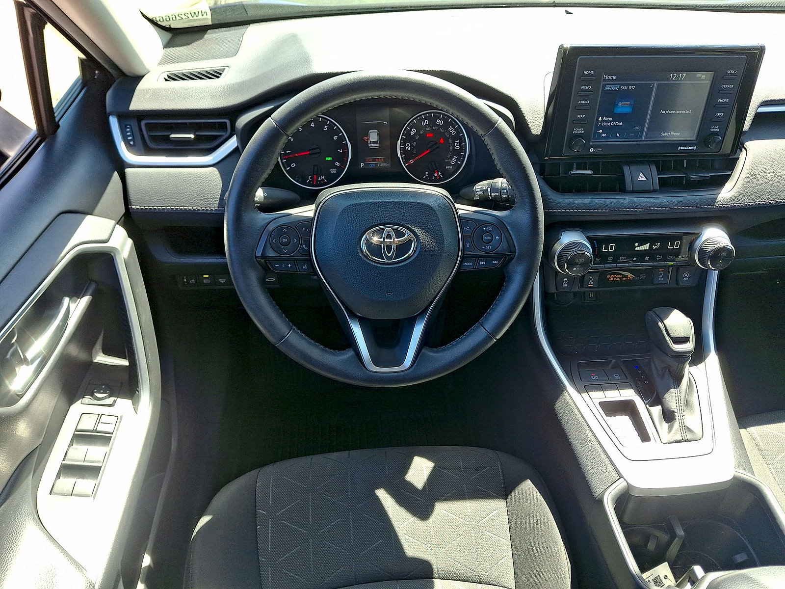 Used 2022 Toyota RAV4 XLE w/ Convenience Package FWD image 21