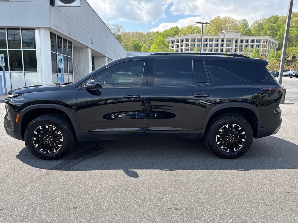 Used 2025 Chevrolet Traverse Z71 w/ LPO, Floor Liner Package AWD/4WD image 8