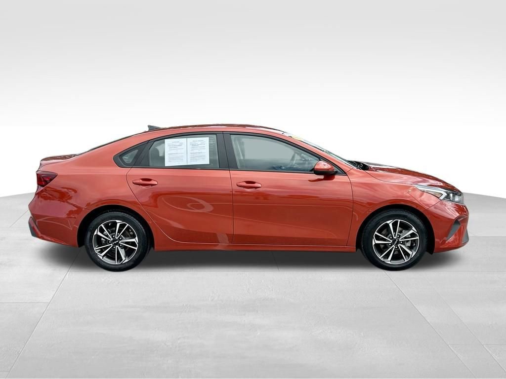 Used 2023 Kia Forte LXS image 4