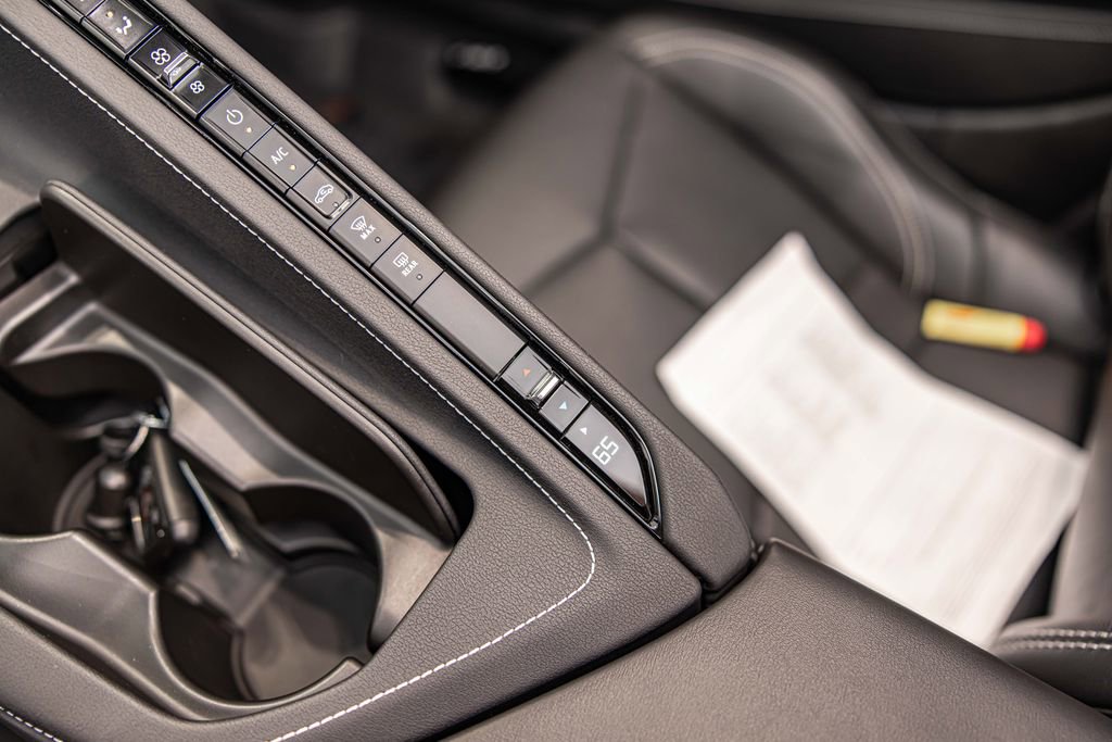 Used 2021 Chevrolet Corvette Stingray Convertible w/ 1LT image 29