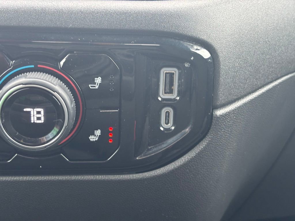 Used 2024 Chevrolet Silverado 1500 LT image 27