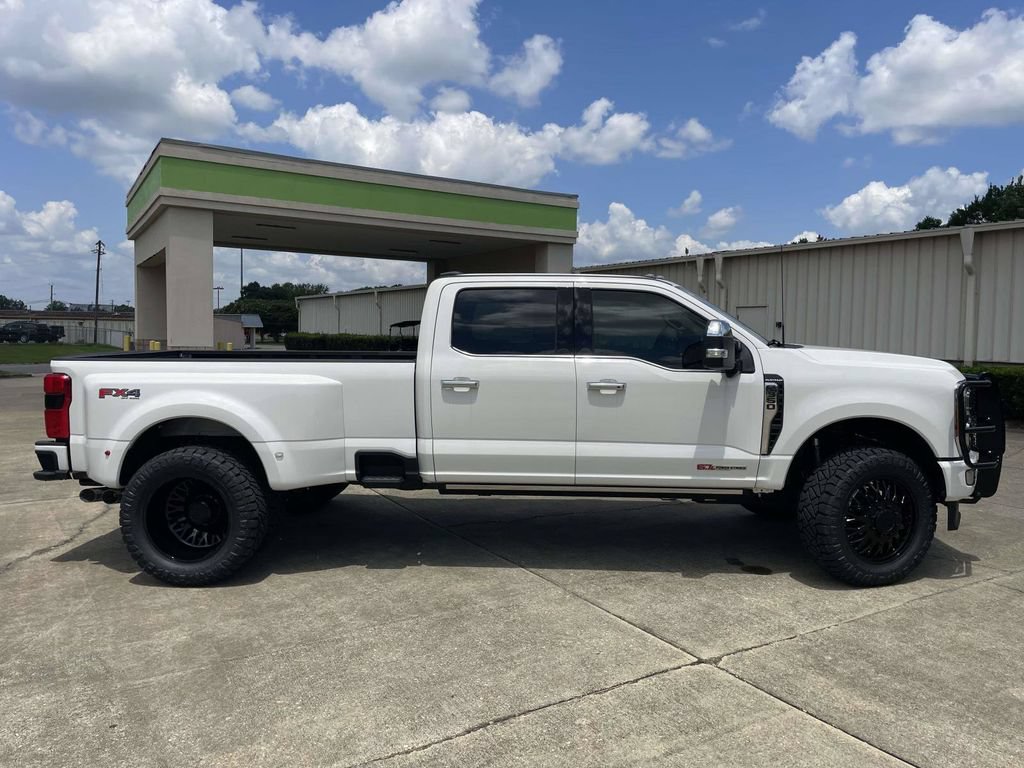 New 2026 Ford F350 Platinum w/ Platinum Plus Package AWD/4WD image 2