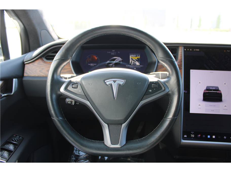Used 2018 Tesla Model X 75D AWD/4WD image 16