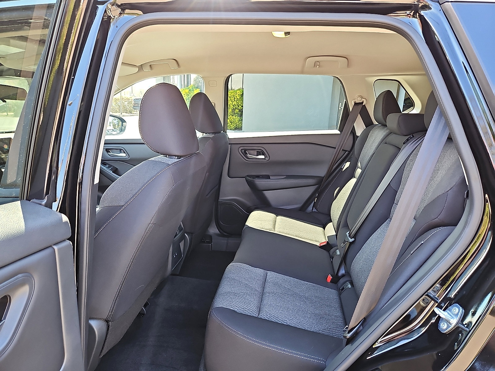 Certified 2026 Nissan Rogue SV image 10