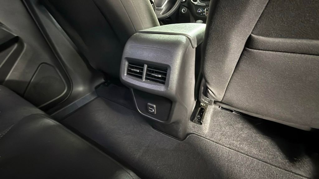 Used 2023 Chevrolet Equinox LT image 27