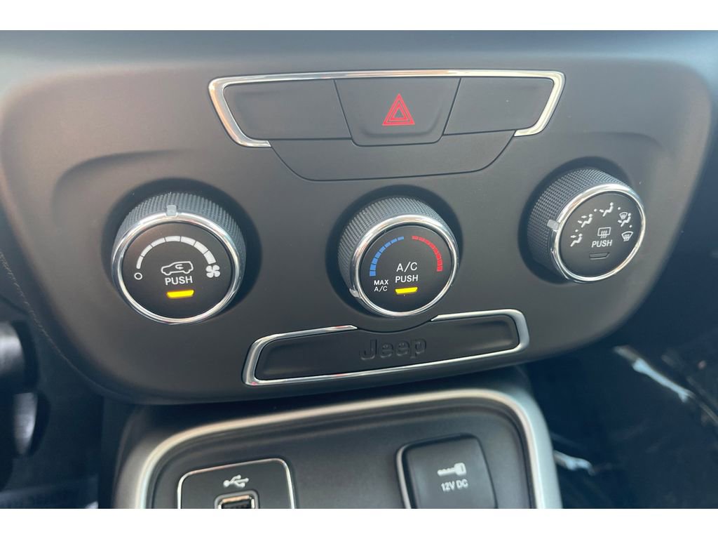 Used 2018 Jeep Compass Sport FWD image 28