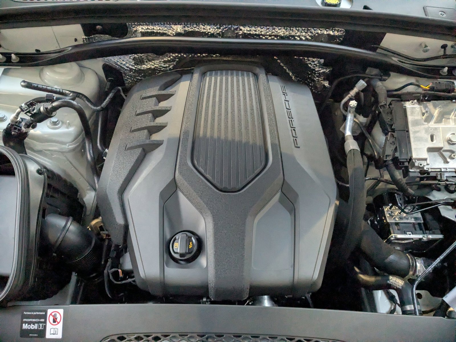 Certified 2026 Porsche Macan AWD/4WD image 29