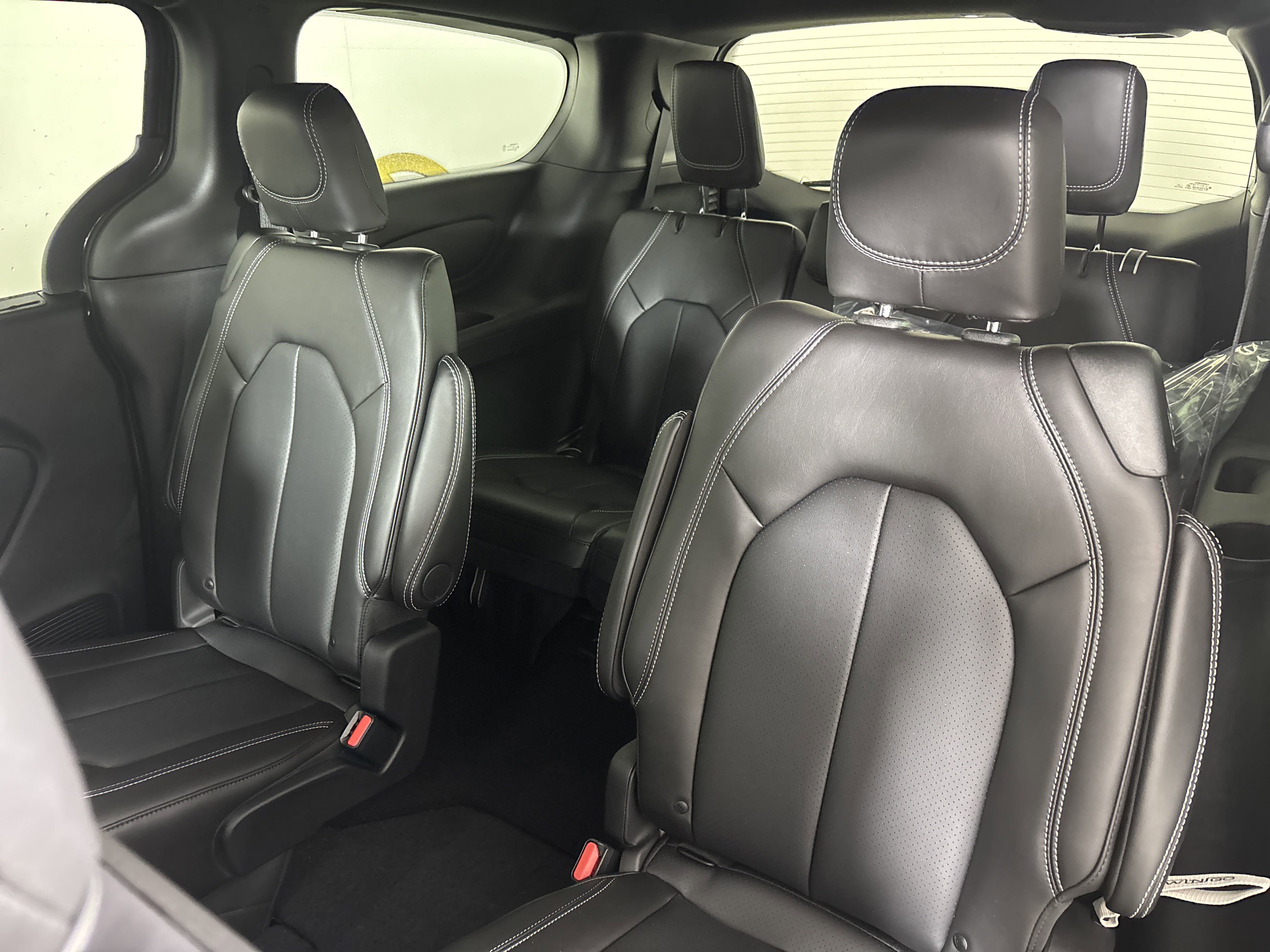 New 2025 Chrysler Voyager LX image 10