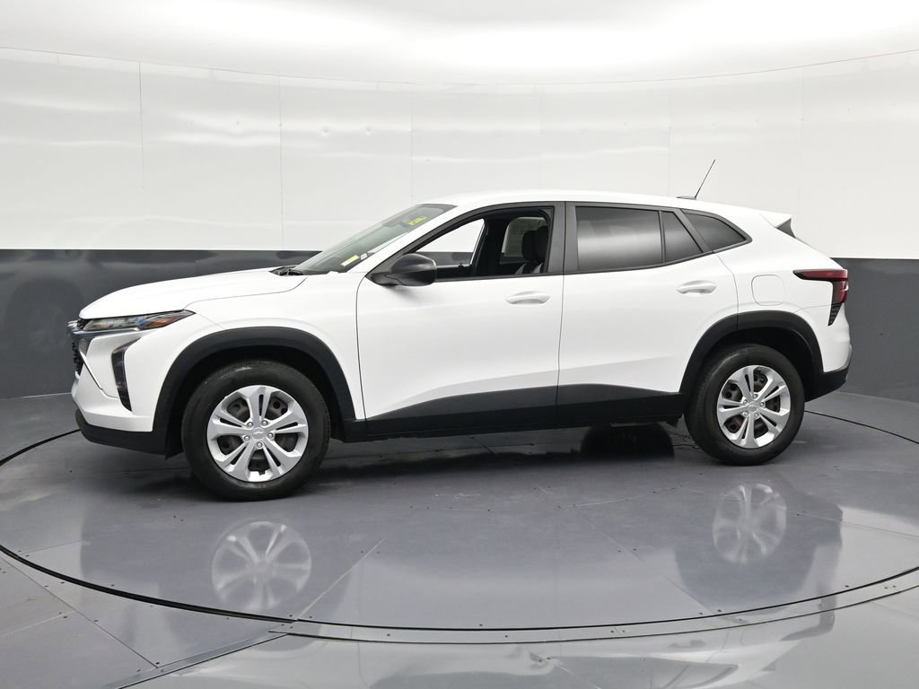 Used 2024 Chevrolet Trax LS FWD image 7