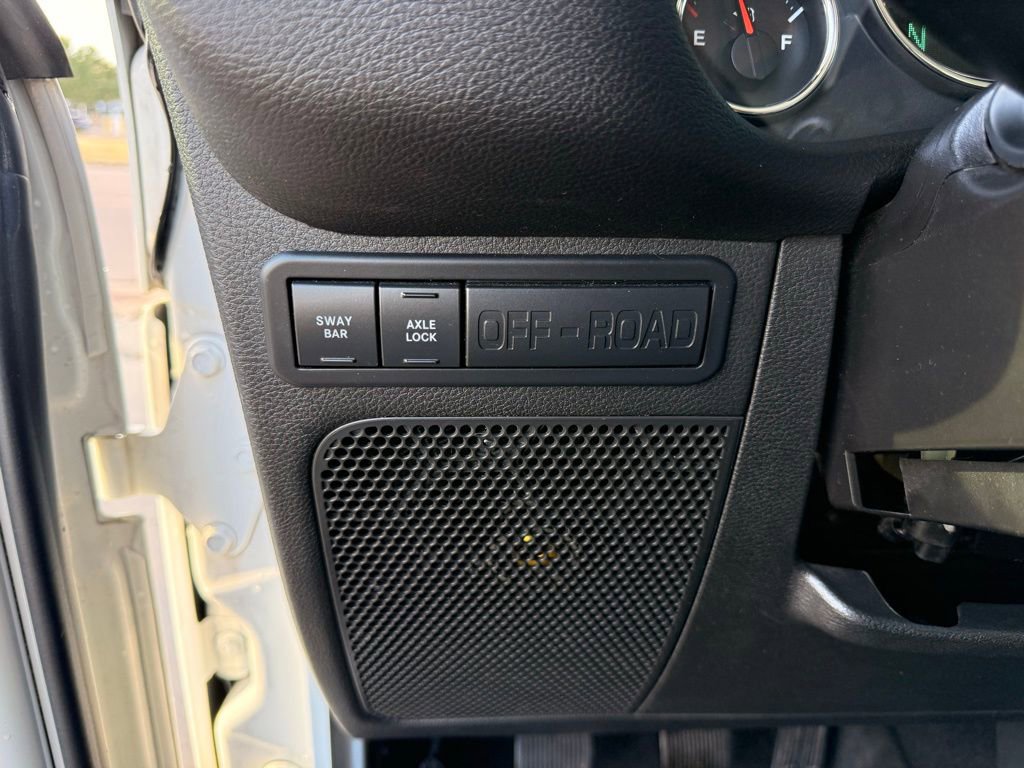 Used 2016 Jeep Wrangler Unlimited Rubicon w/ Connectivity Group image 23