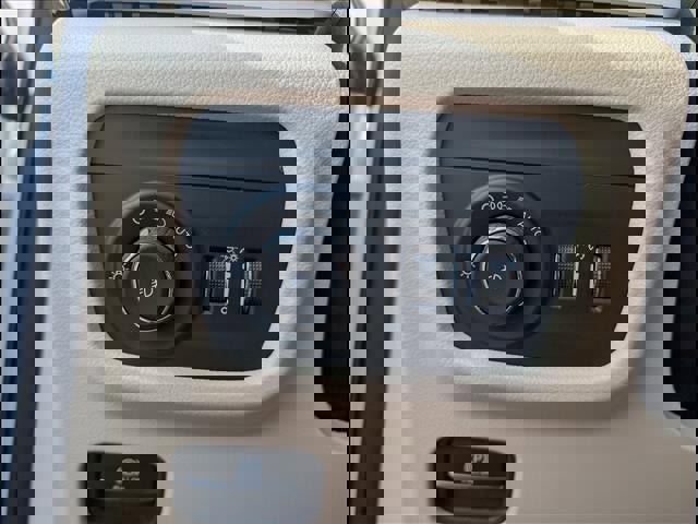 New 2025 Jeep Grand Cherokee L Limited w/ Luxury Tech Group II image 13