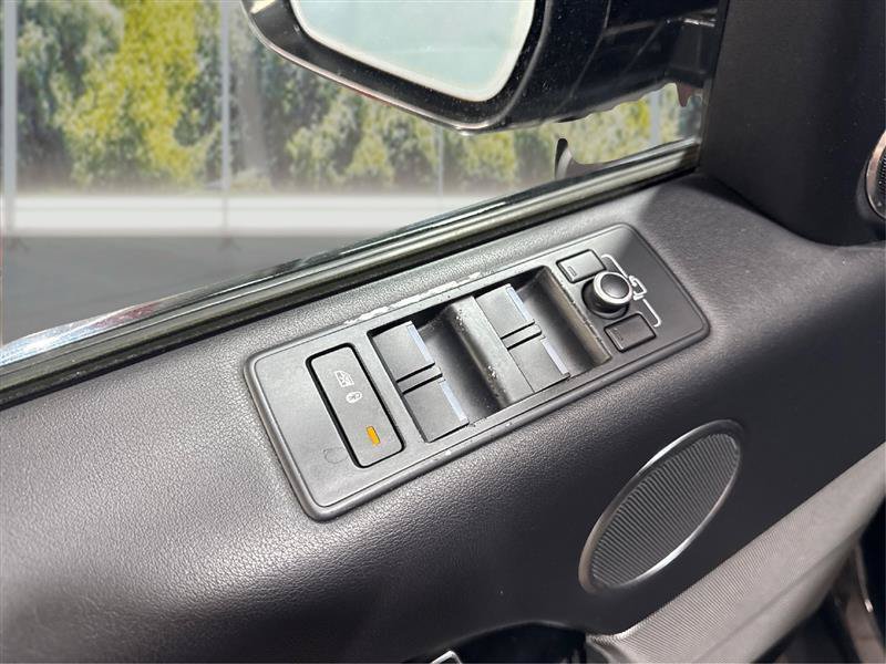 Used 2016 Land Rover Range Rover Sport Supercharged AWD/4WD image 32