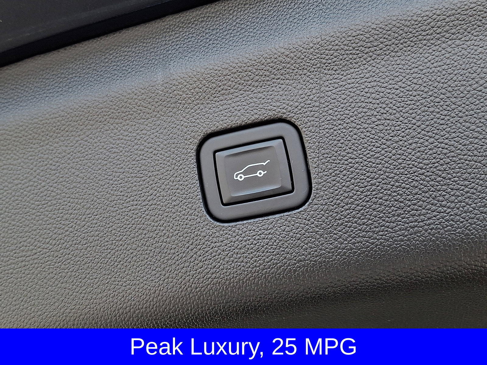 Used 2024 Buick Enclave Avenir w/ Avenir Technology Package AWD/4WD image 32