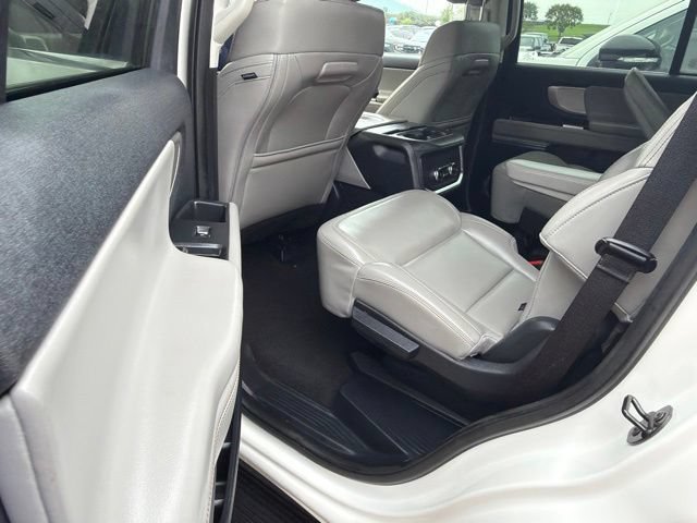 Used 2025 Ford Expedition Active AWD/4WD image 38