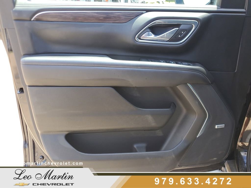 Used 2021 Chevrolet Tahoe Z71 w/ Z71 Signature Package AWD/4WD image 17