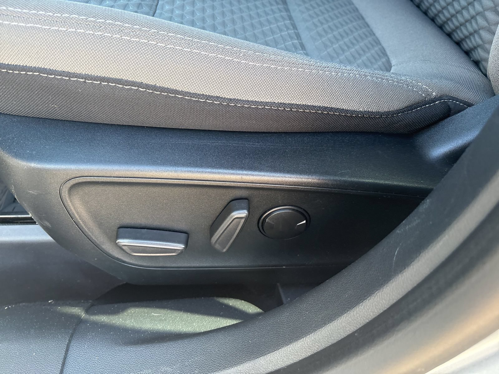 Used 2021 Ford Escape SE FWD image 8