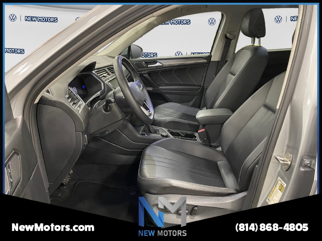 Used 2023 Volkswagen Tiguan SE w/ Panoramic Sunroof Package AWD/4WD image 10