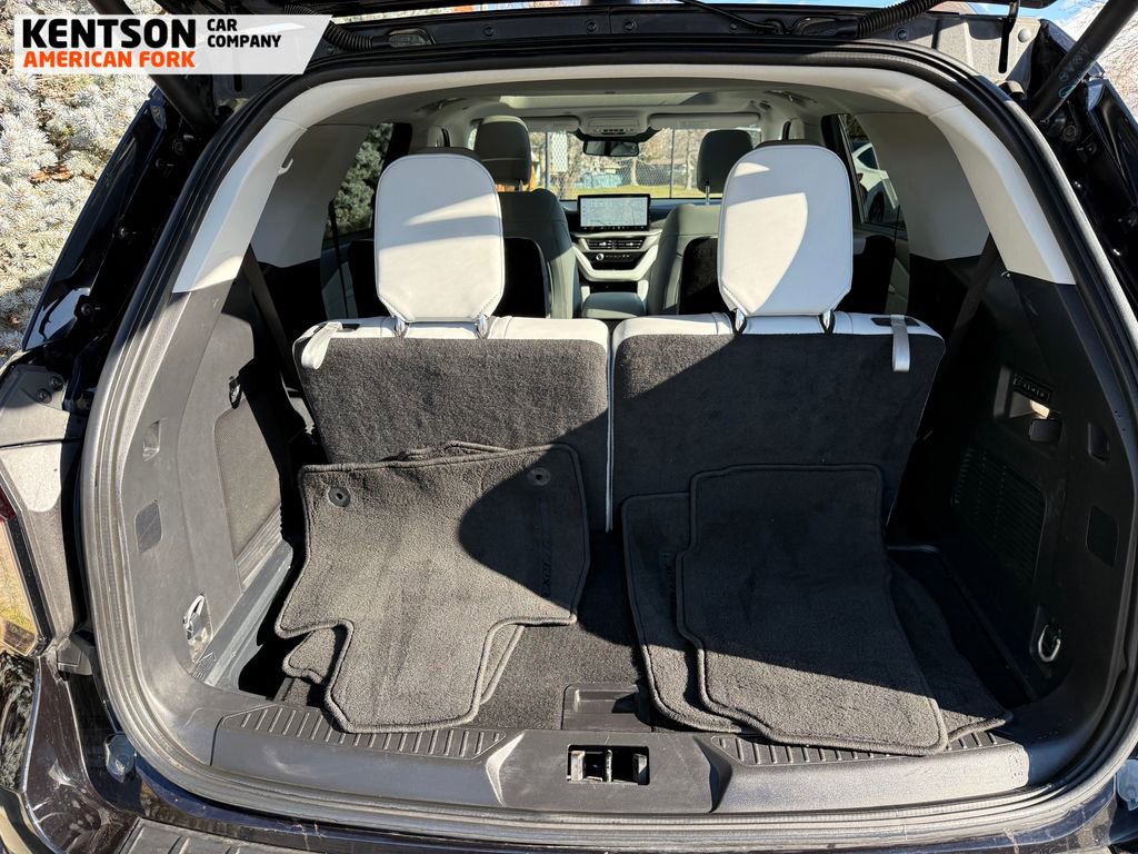 Used 2025 Ford Explorer Platinum w/ LUX Leather Package image 37