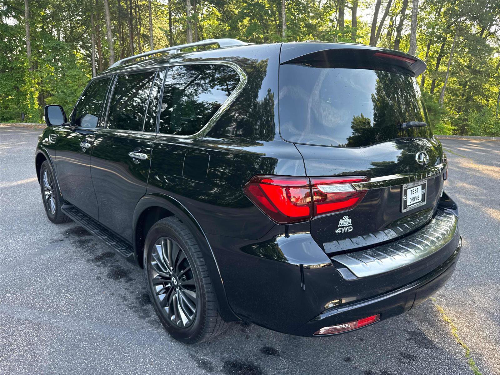 Used 2023 INFINITI QX80 Premium Select w/ Cargo Package AWD/4WD image 8