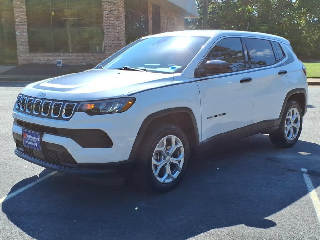 Used 2024 Jeep Compass Sport w/ Mopar Graphics Package AWD/4WD image 5