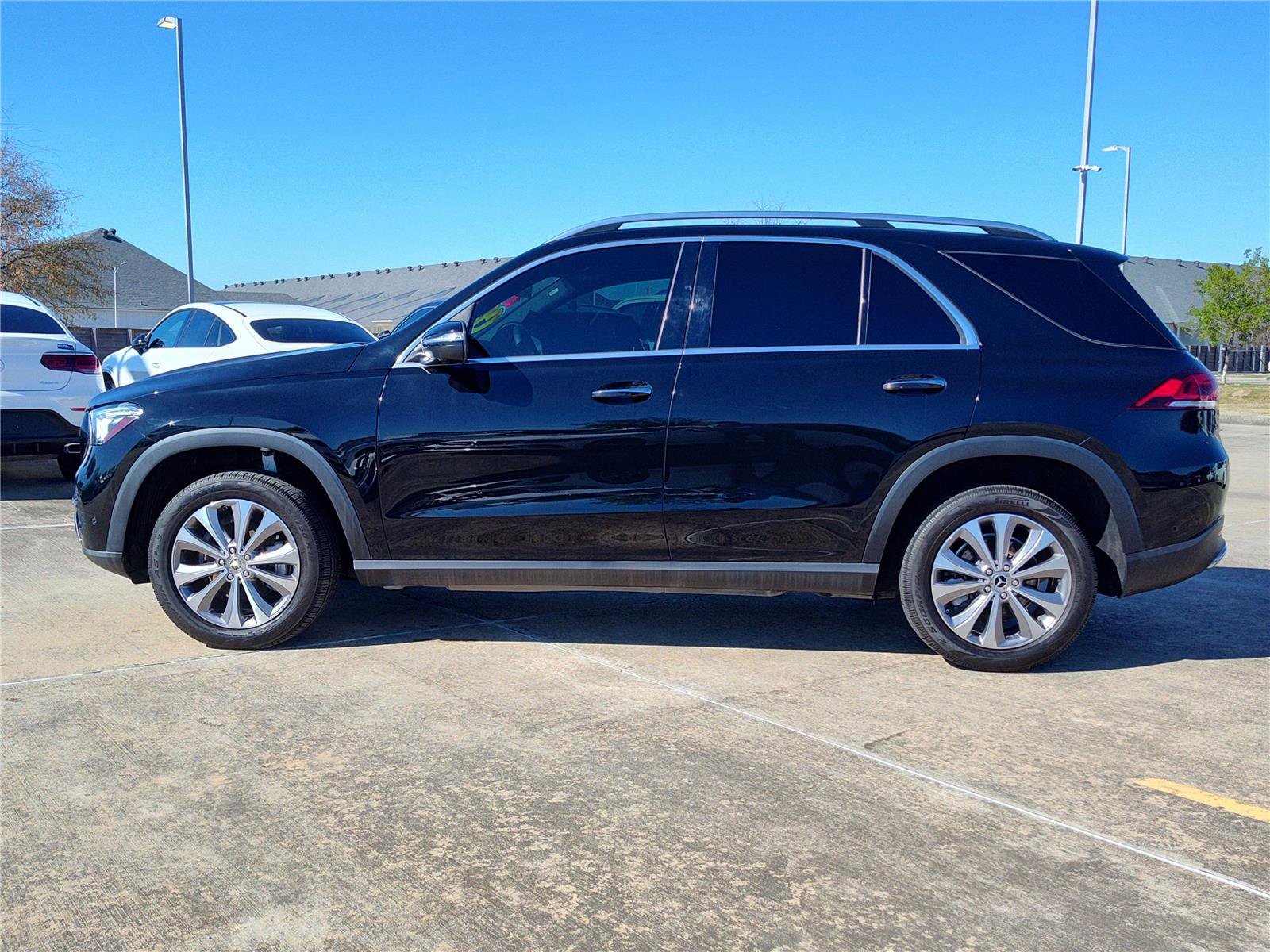 Used 2022 Mercedes-Benz GLE 350 4MATIC image 3