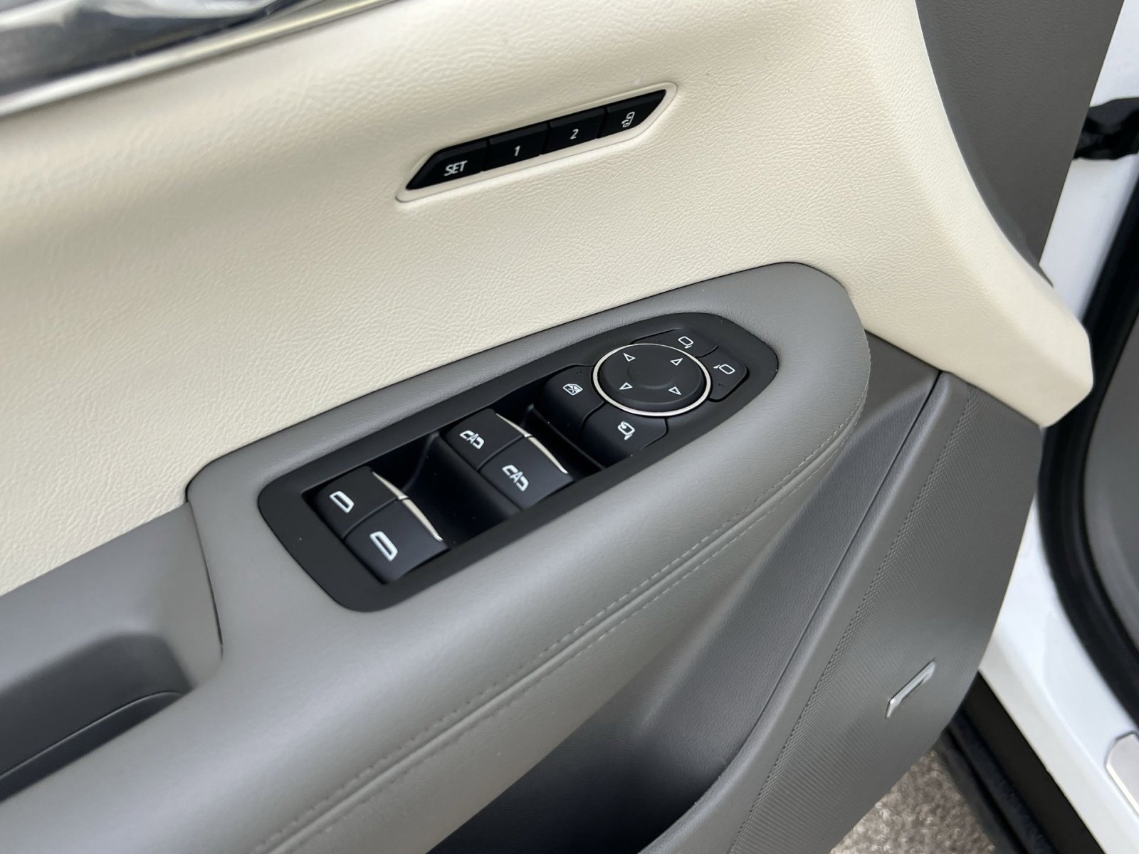 Used 2021 Cadillac XT6 Premium Luxury image 12