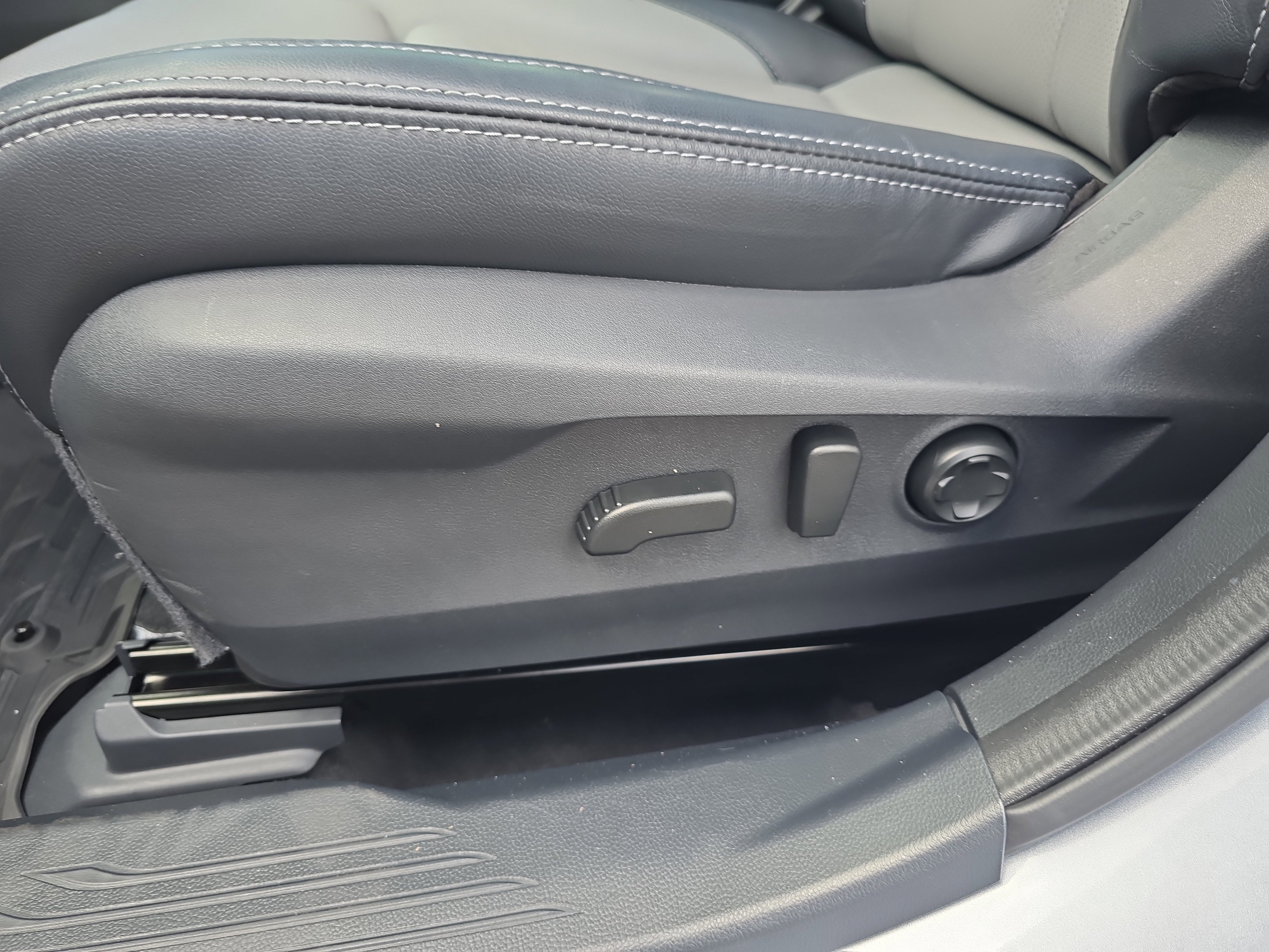 Used 2025 Subaru Outback Limited w/ Tech Package 3 image 22