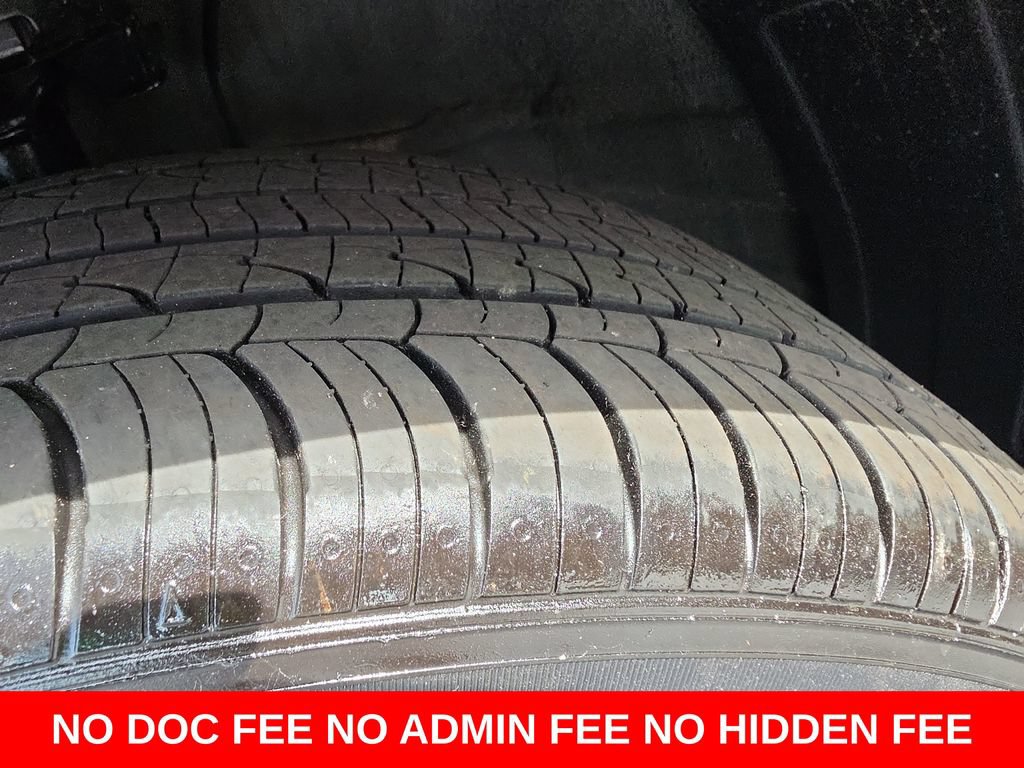 Used 2025 Hyundai Venue SEL FWD image 29