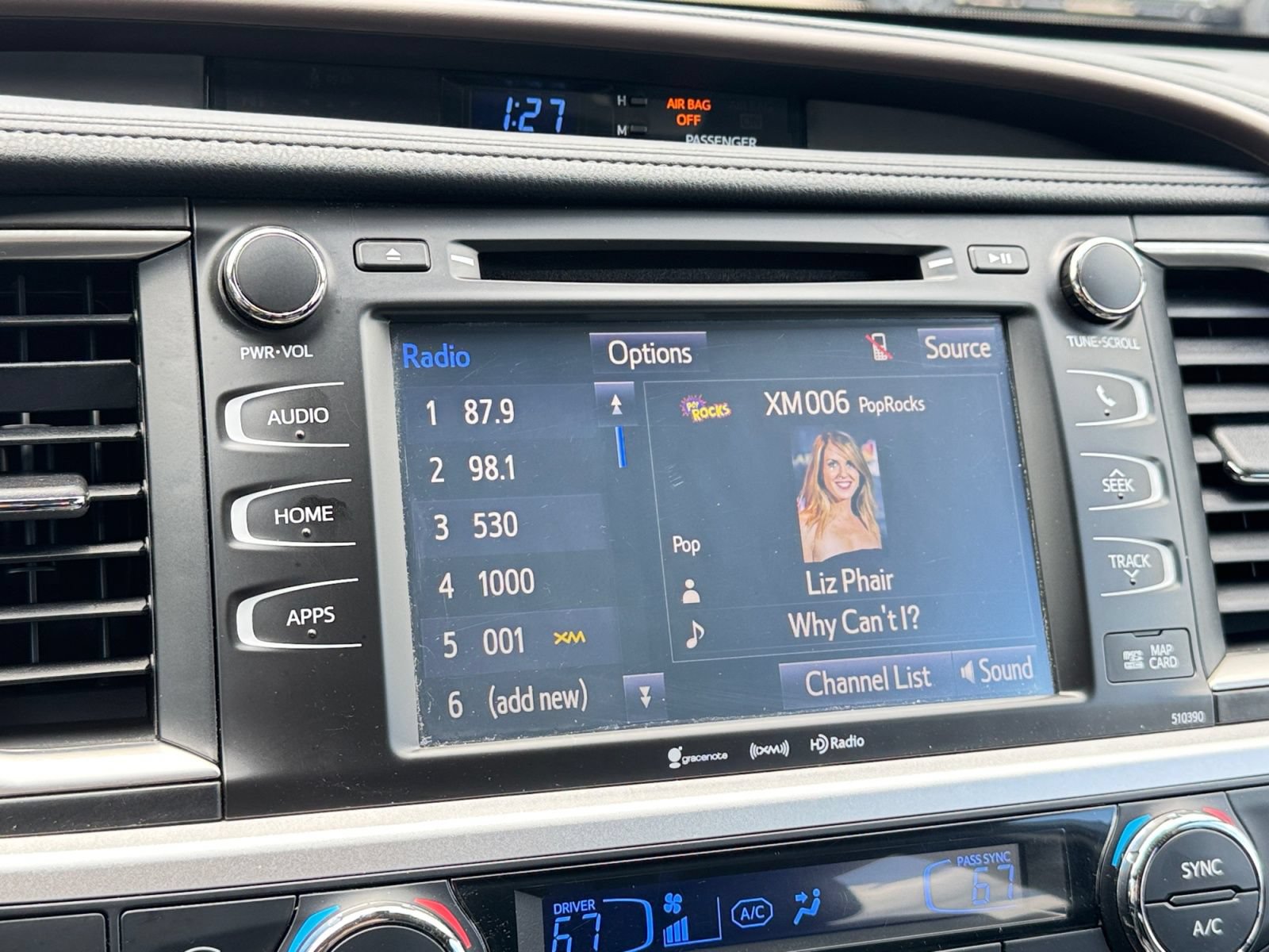 Used 2019 Toyota Highlander XLE AWD/4WD image 6