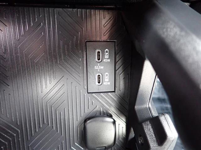 Used 2025 Toyota Tacoma SR5 AWD/4WD image 16