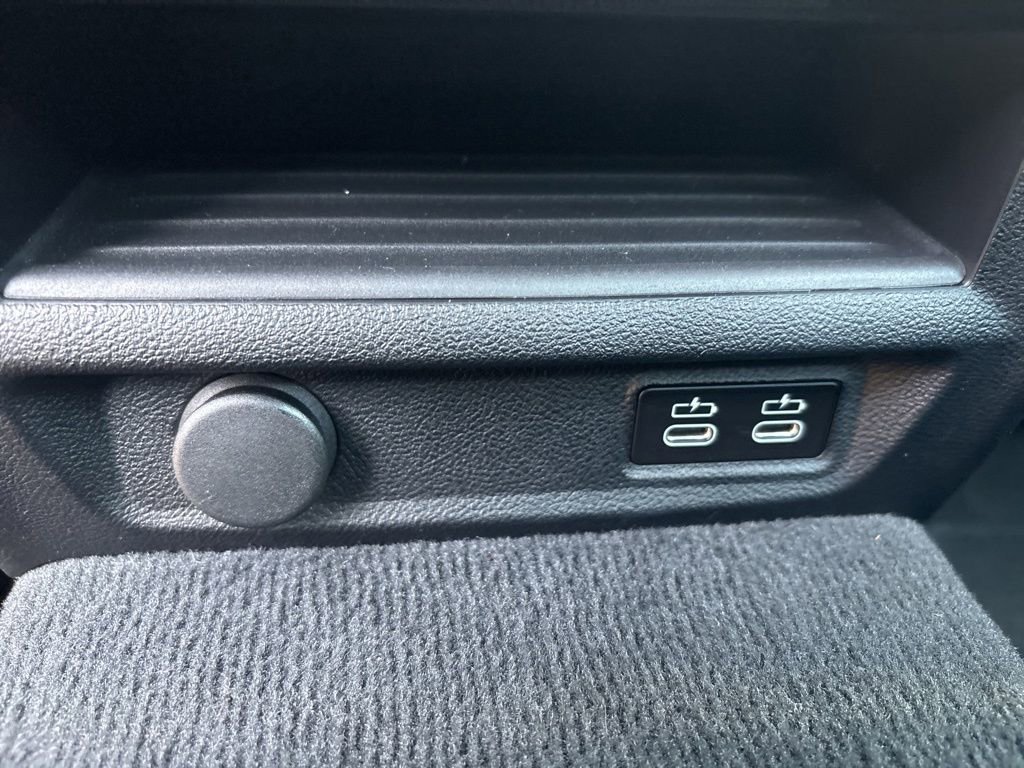 Used 2023 BMW 530i w/ Premium Package RWD image 18
