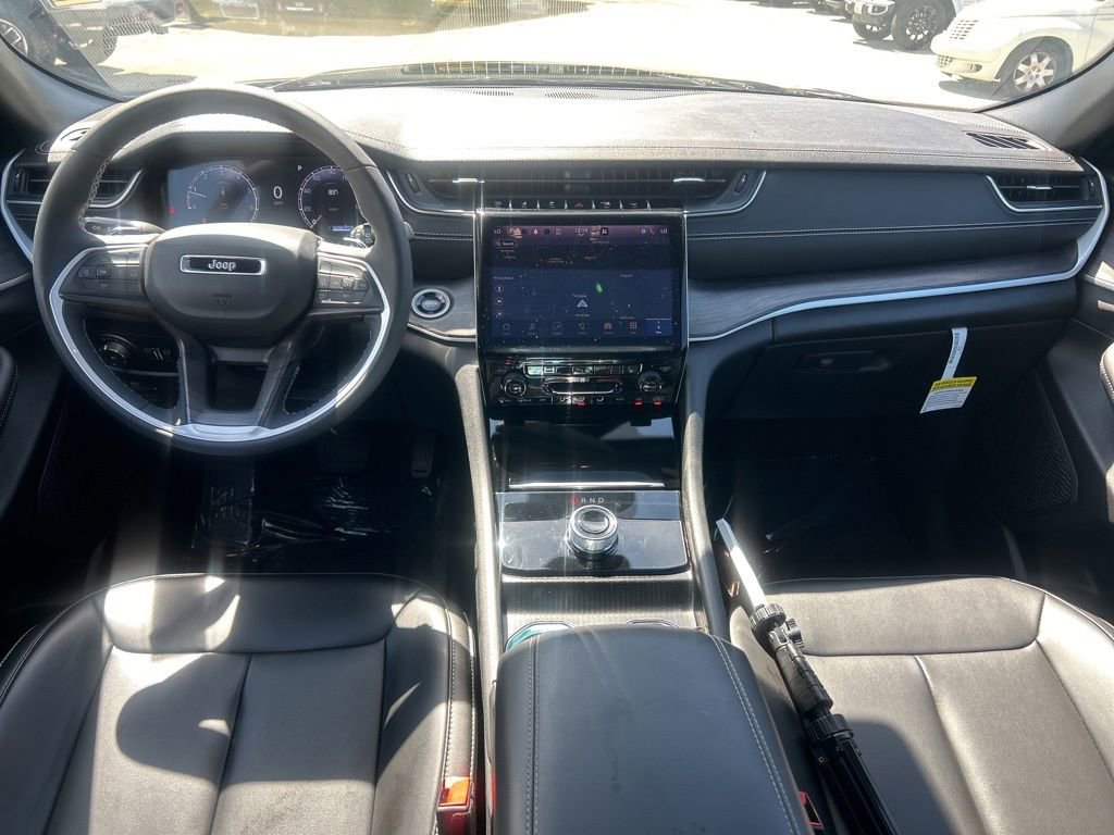 Certified 2024 Jeep Grand Cherokee Limited image 34