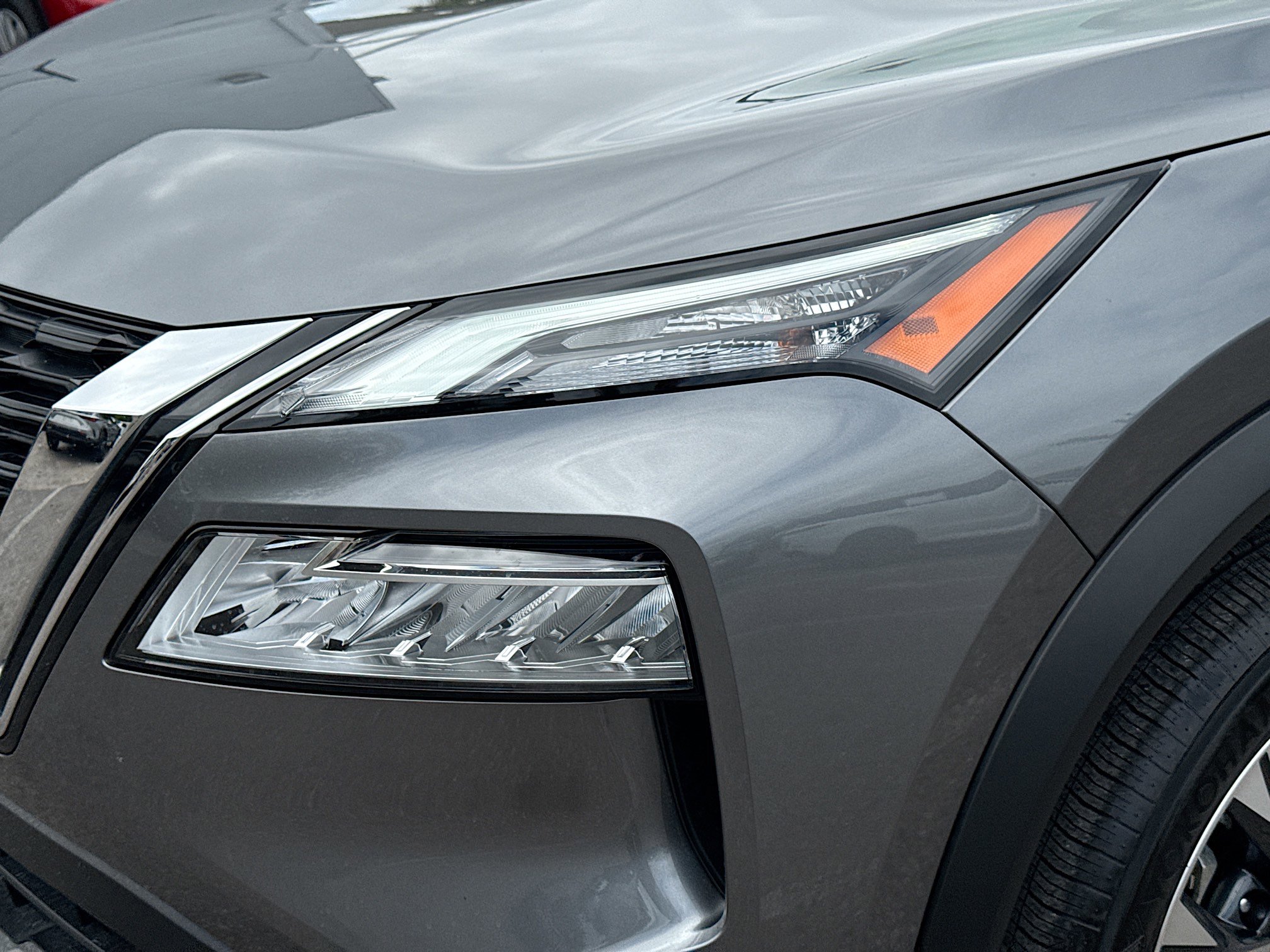 Used 2023 Nissan Rogue SV image 9