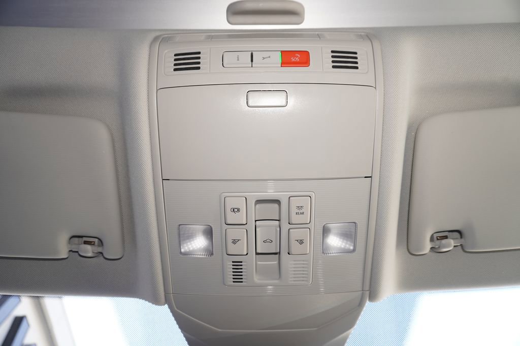 Used 2025 Volkswagen Jetta SE image 18