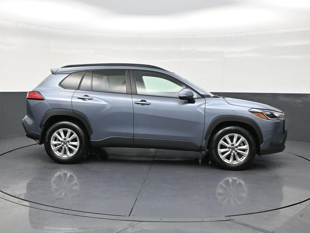 Used 2024 Toyota Corolla Cross LE image 6