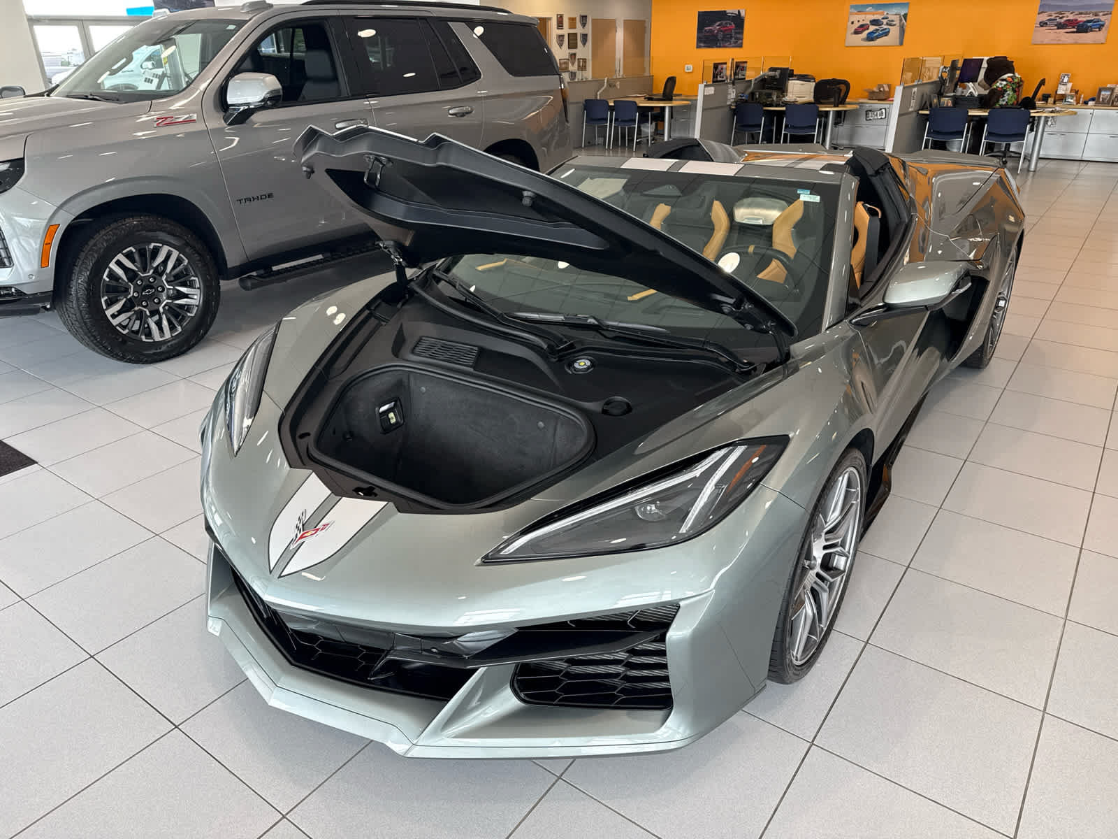 Used 2024 Chevrolet Corvette Z06 w/ Chrome Exterior Badge Package RWD image 18