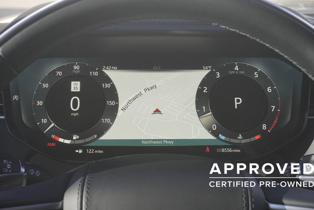 Used 2025 Land Rover Range Rover Long Wheelbase SE image 11