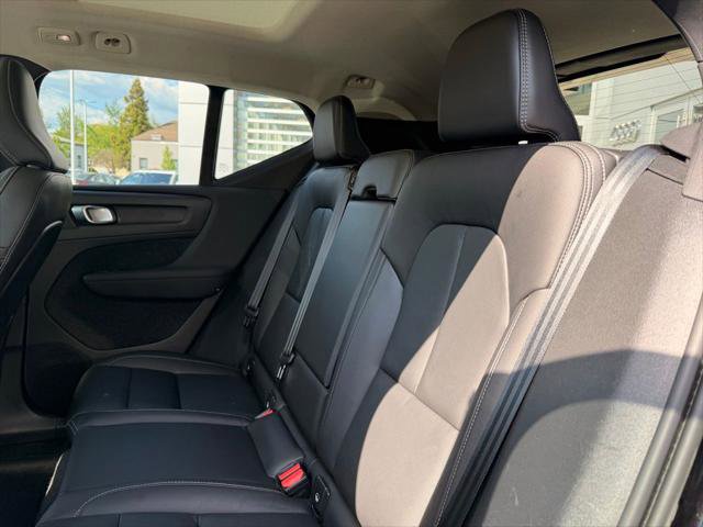 Used 2023 Volvo XC40 B5 Plus w/ Protection Package Premier AWD/4WD image 14
