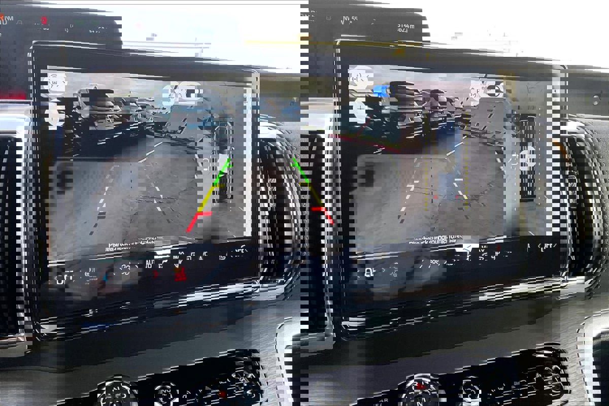 Used 2025 Ford Expedition Max Platinum image 17