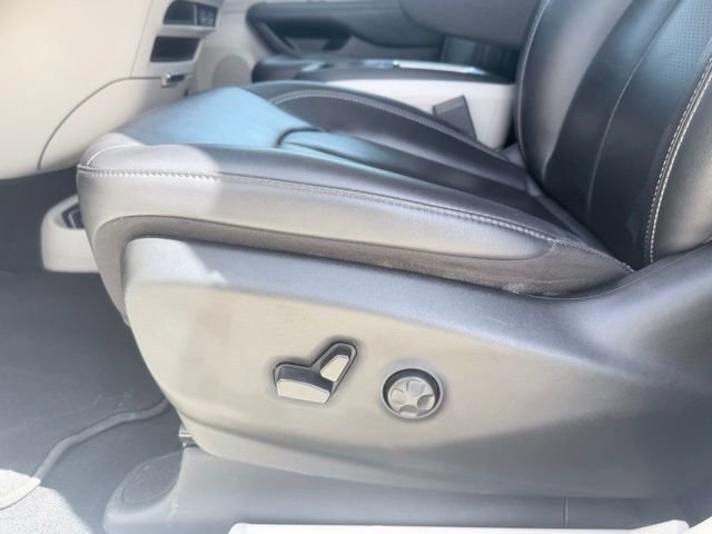 Used 2024 Chrysler Pacifica Touring-L image 24