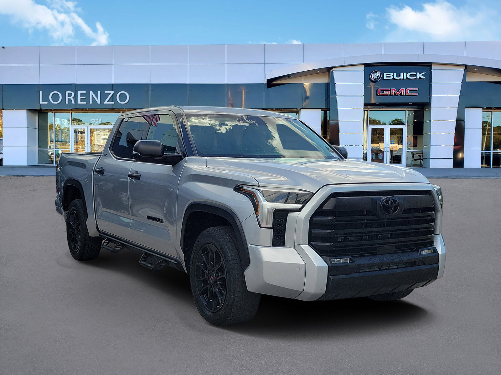 Used 2022 Toyota Tundra SR5 w/ Convenience Package RWD image 3